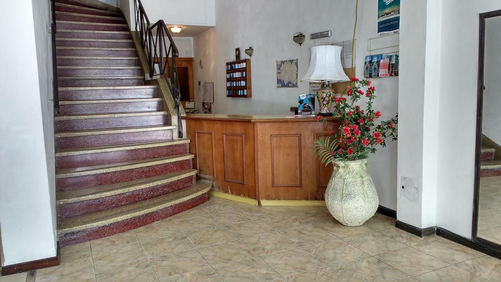 Hotel Lyon Mar del Plata Luaran gambar